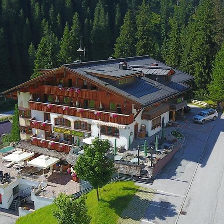 Hotel Almhof Hochfugen Bagian luar foto