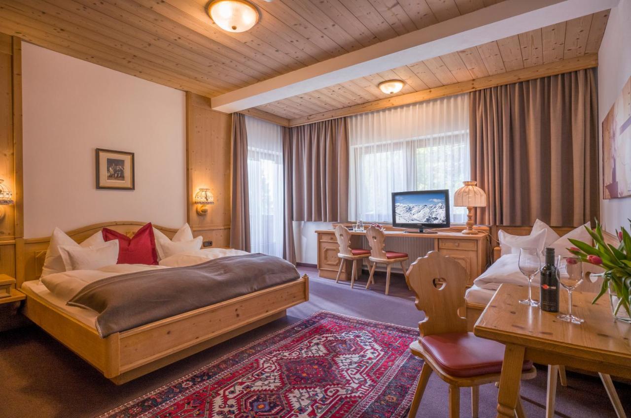 Hotel Almhof Hochfugen Bagian luar foto