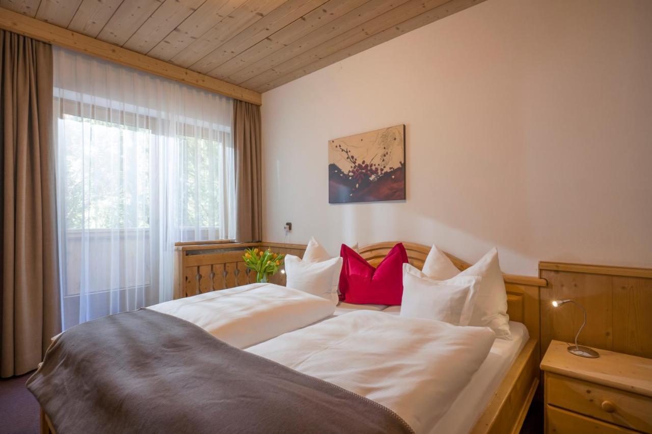 Hotel Almhof Hochfugen Bagian luar foto