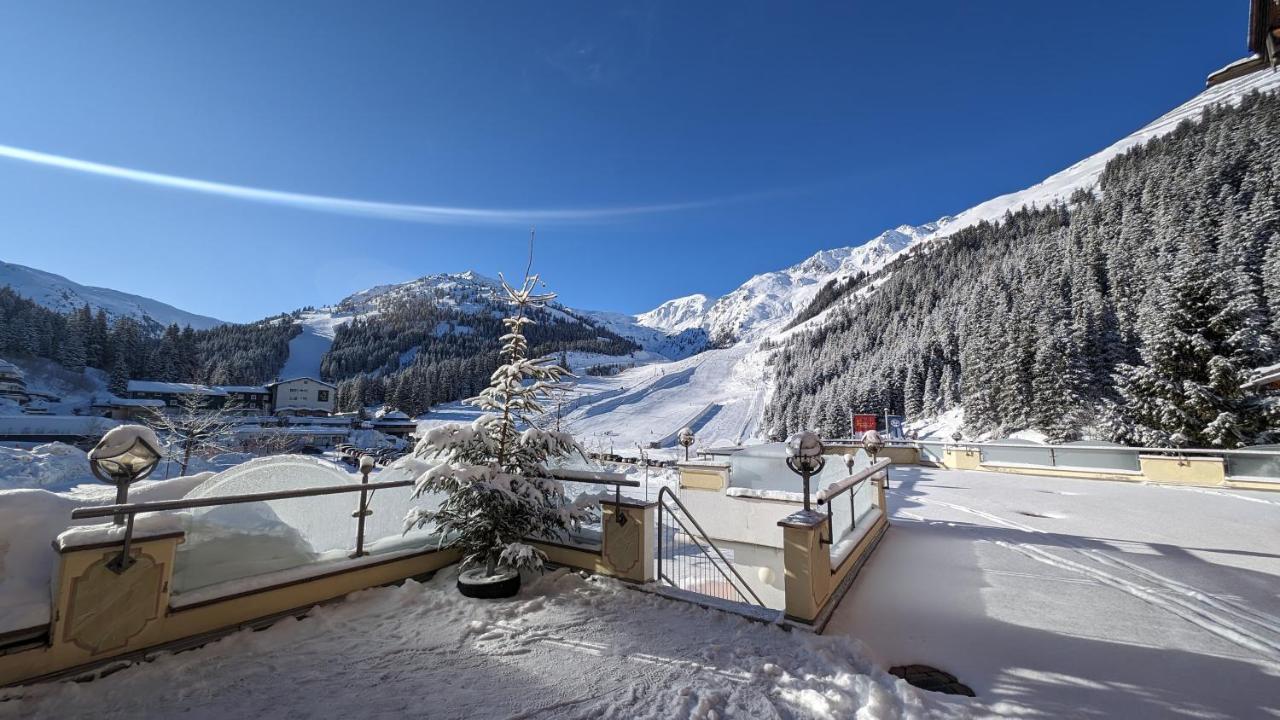 Hotel Almhof Hochfugen Bagian luar foto