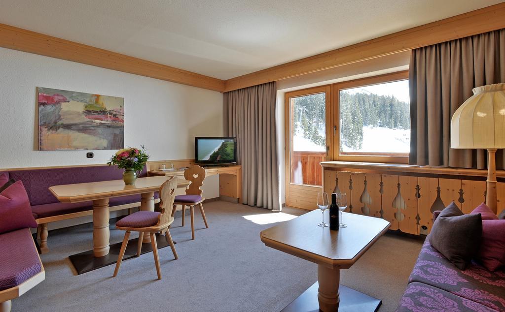 Hotel Almhof Hochfugen Bagian luar foto