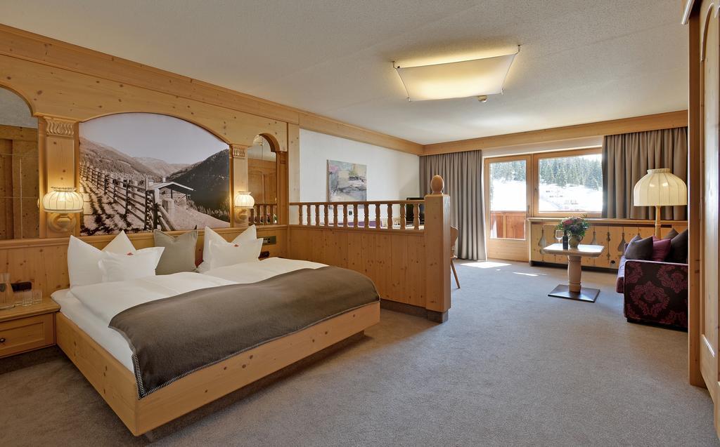 Hotel Almhof Hochfugen Bagian luar foto